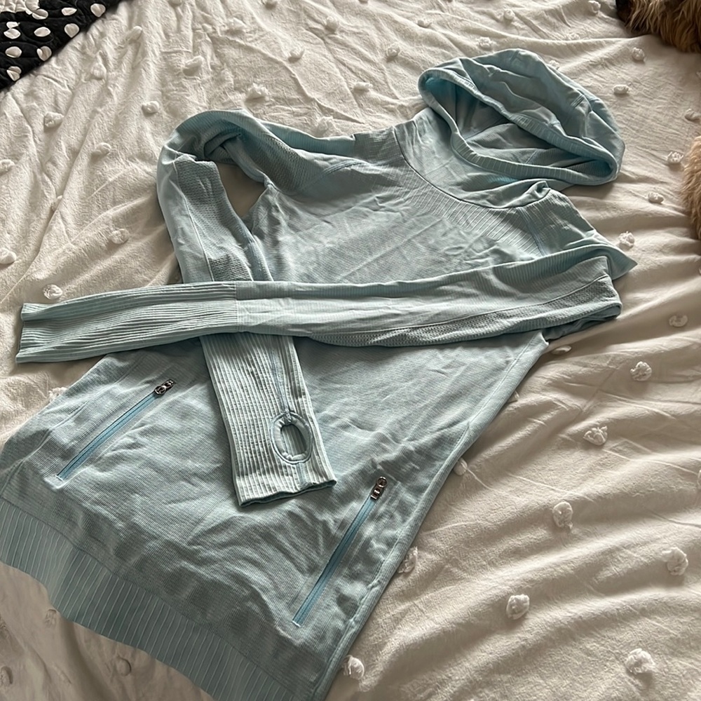 Lululemon hooded vent tech long sleeve